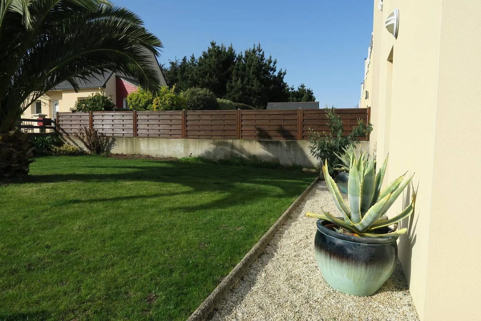 Maison Recente Avec Jardin Et Terrasse Exposees Sud A Tregastel - Ref 60 0*,